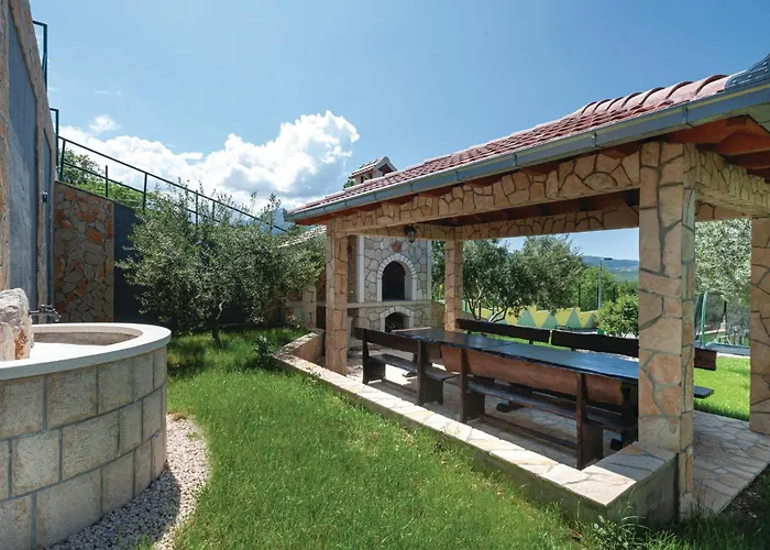 Casa de Férias In With Kitchen Šestanovac