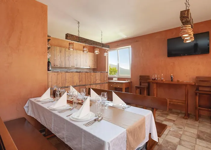 Casa de Férias In With Kitchen Šestanovac